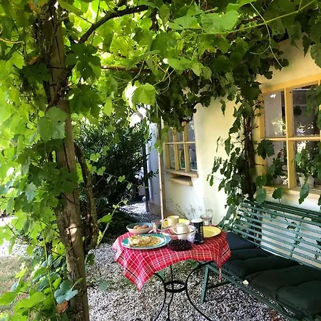 Holiday home Het Betuws Erfje Maurik